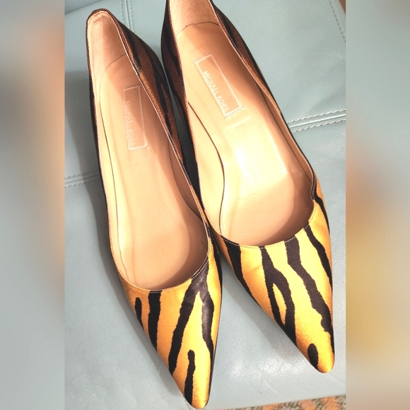 MICHAEL KORS Y2k Yellow Gold Chocolate Tiger Ombre Silk Low Kitten Heel Pumps 9 - Picture 16 of 16
